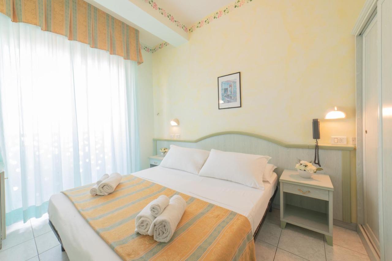 Hotel Cavalli Cattolica Exterior foto