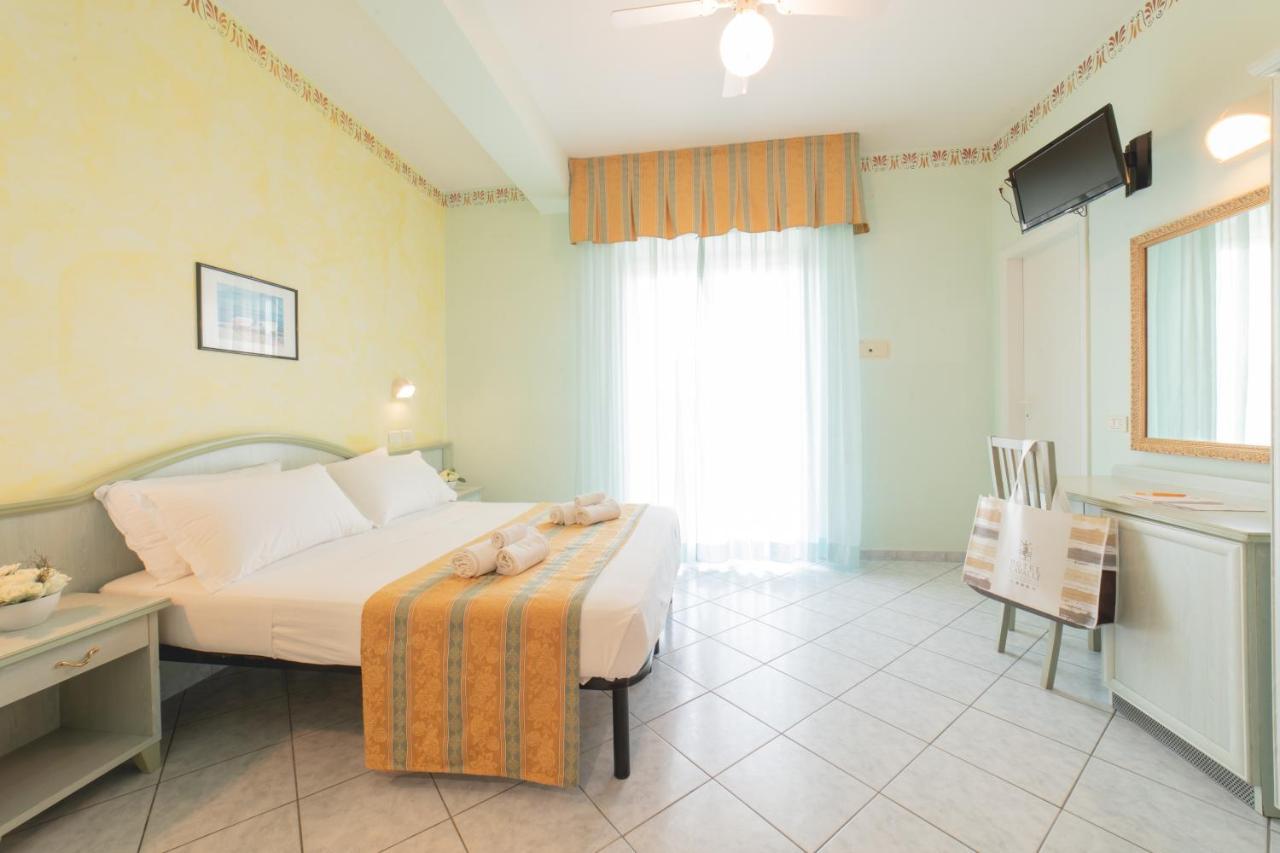 Hotel Cavalli Cattolica Exterior foto